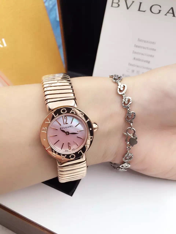 ブルガリ時計正面デザイン